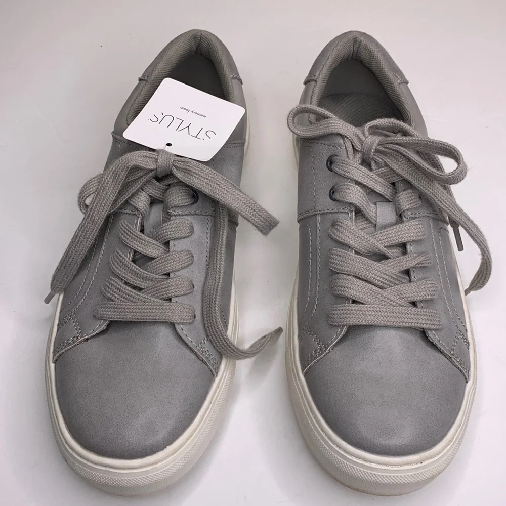 STYLUS Men’s Sneakers Gray Suede Trim SAUNTER Memory Foam Insoles NWT 8 Med